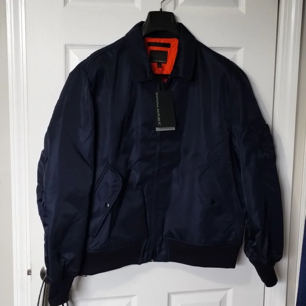 BANANA REPUBLIC INSULATED WATER RESISTANT BOMBER JACKET